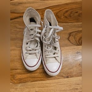Women white high top converse